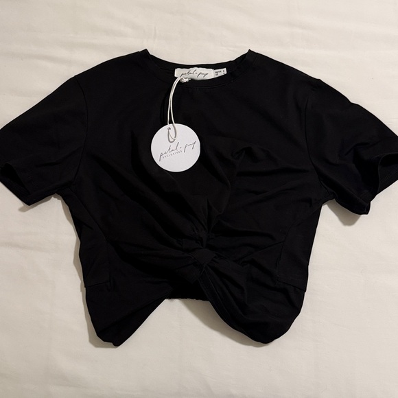 Petal & Pup Black Crop Top - Picture 2 of 12